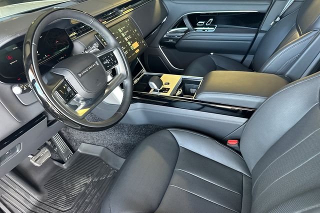 New 2026 Fuji White Land Rover SE image 9