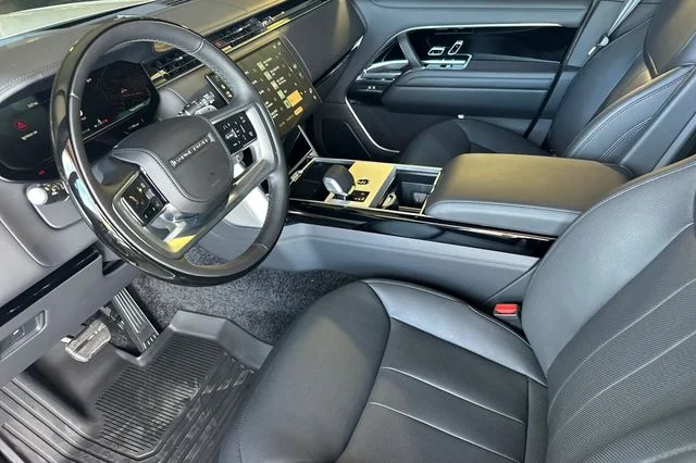 New 2026 Fuji White Land Rover SE image 9