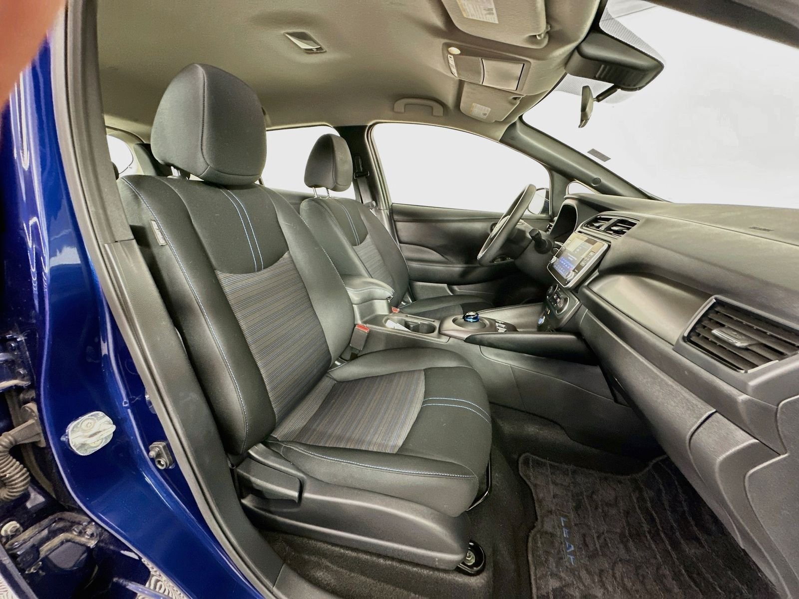 Used 2023 Deep Blue Pearl Nissan S image 26