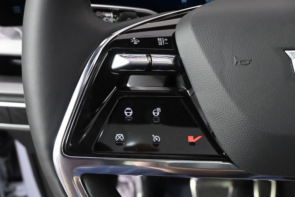 2027 Cadillac VISTIQ Sport - Photo 33