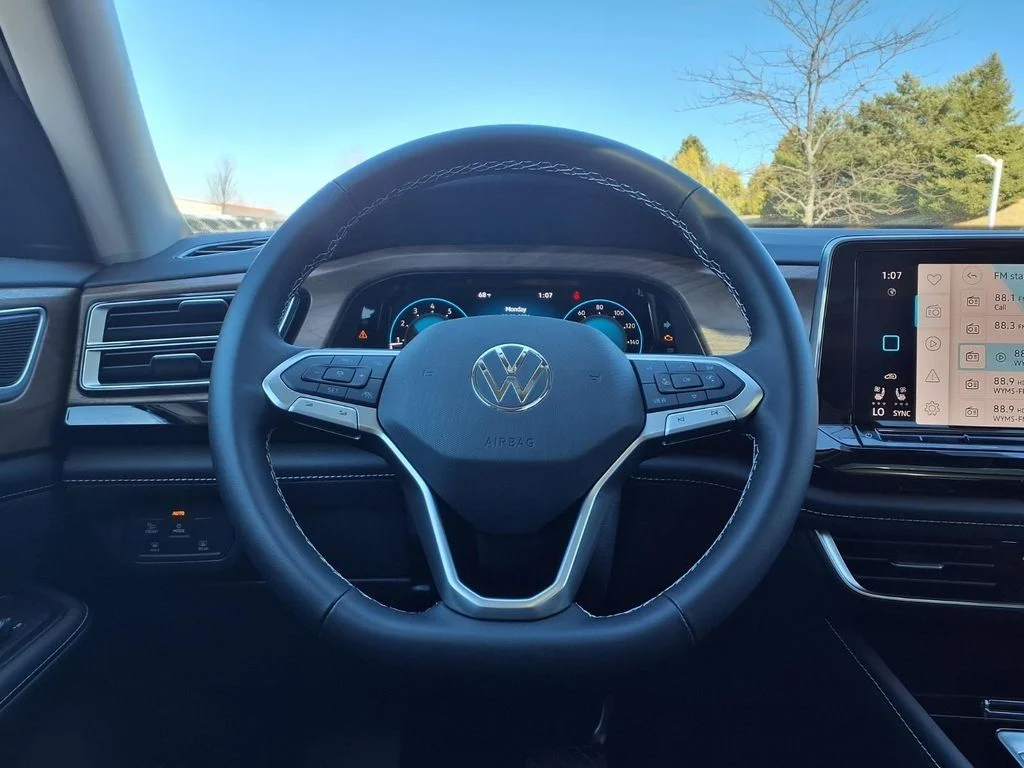 New 2026 Pure Gray Volkswagen 2.0T SE w/Technology image 11