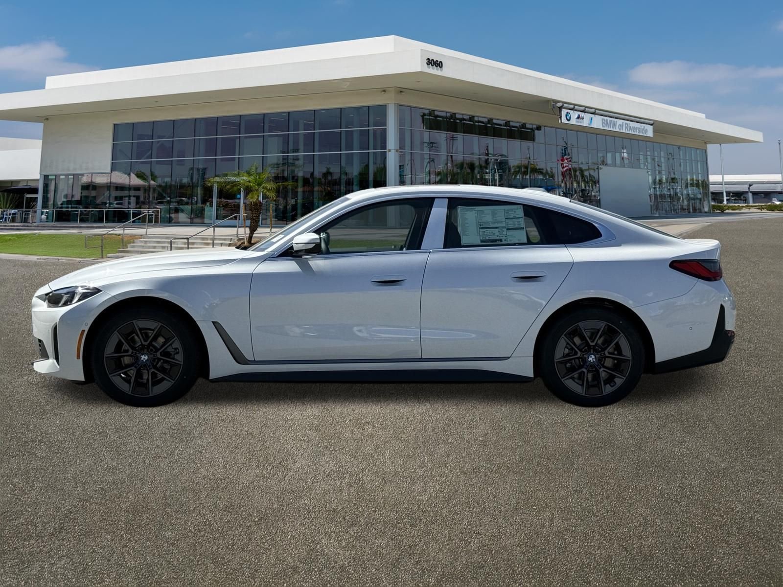 New 2026 Mineral White Metallic BMW eDrive40 image 6