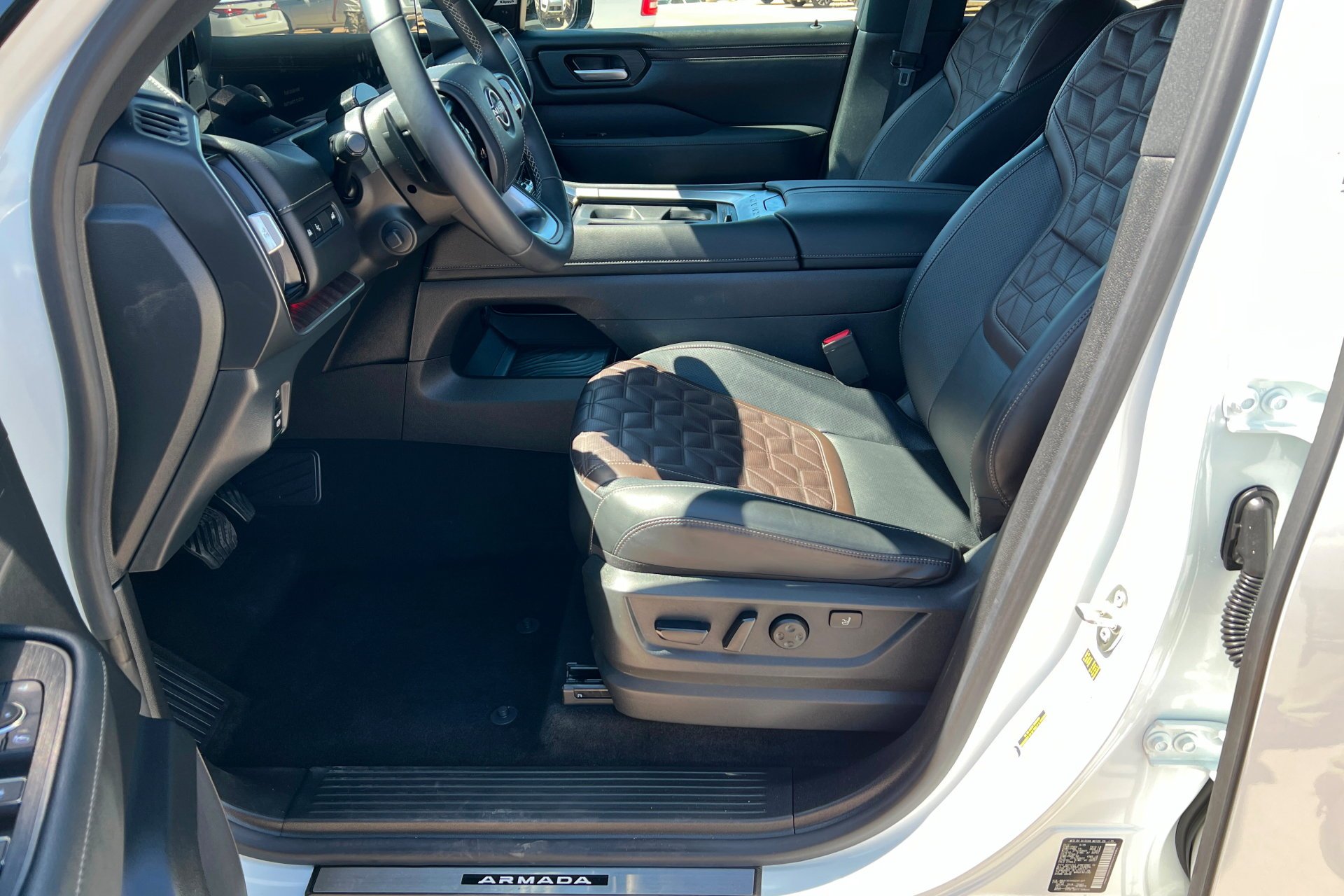 2025 Nissan Armada Platinum Reserve - Photo 18