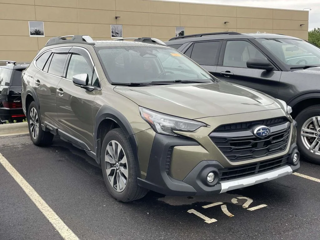 2024 Subaru Outback Touring's photo