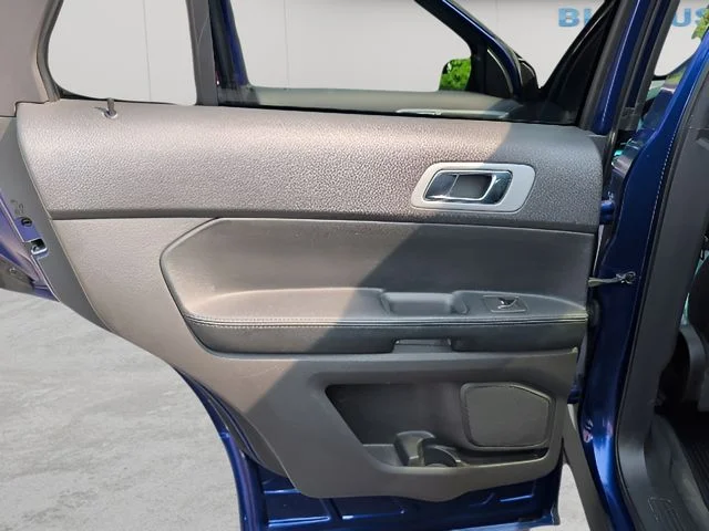 Used 2014 Blue Ford XLT image 34