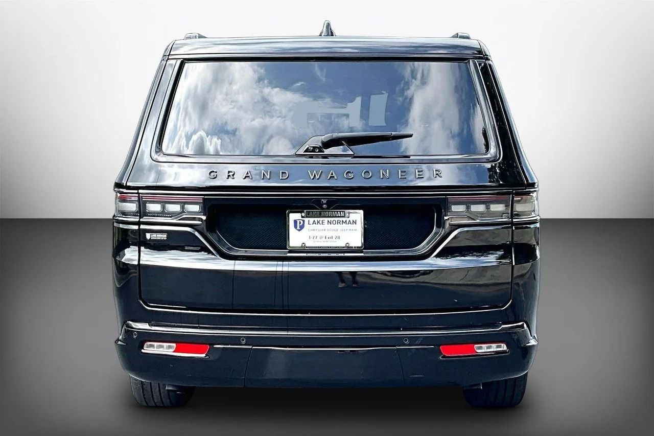 Used 2024 Black Jeep Series II image 7