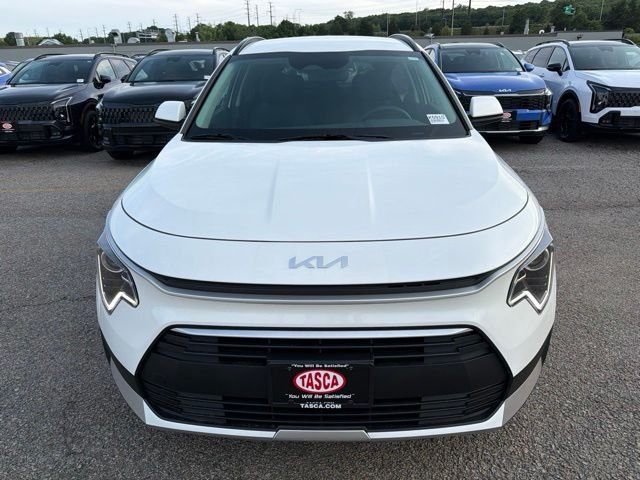 New 2026 Snow White Pearl Kia LX image 2
