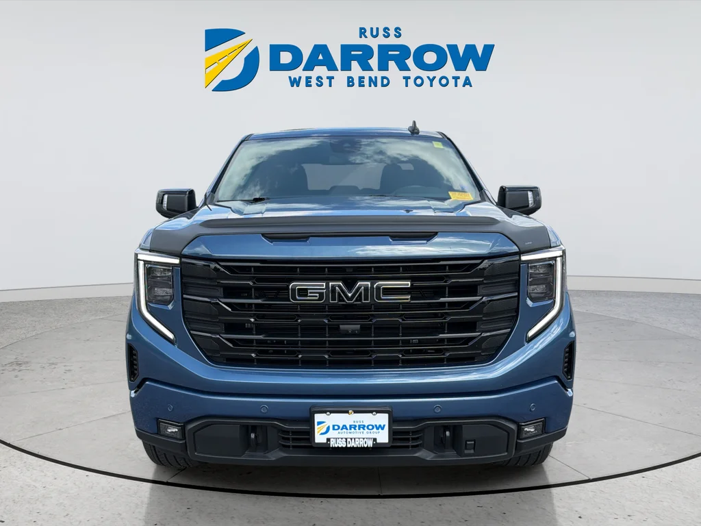 Used 2024 Blue GMC Elevation image 7