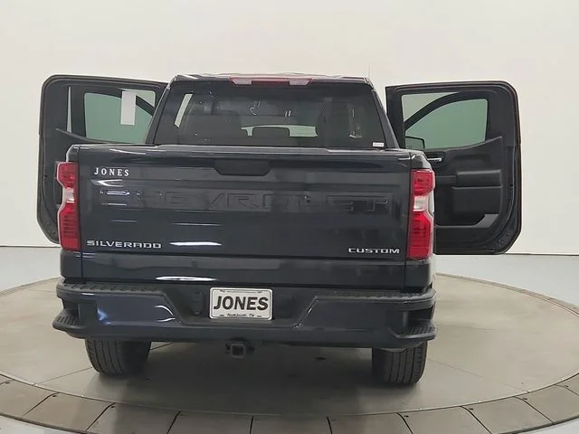 Used 2023 Gray Chevrolet Custom image 14