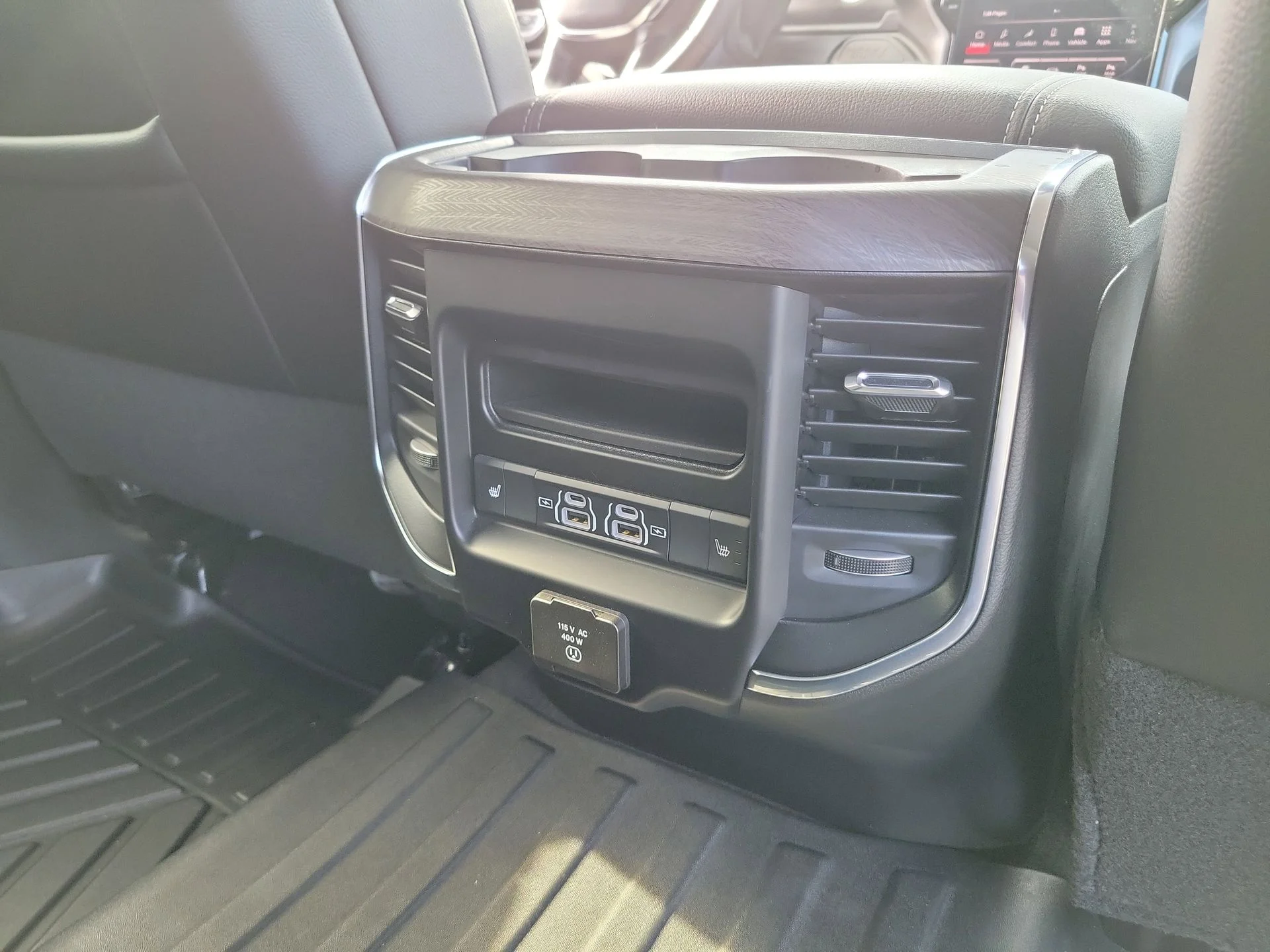 Used 2025 White Ram Laramie image 29