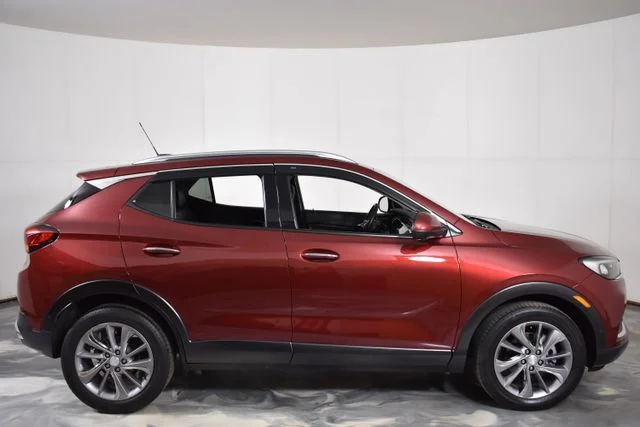 Used 2023  Buick Essence image 10