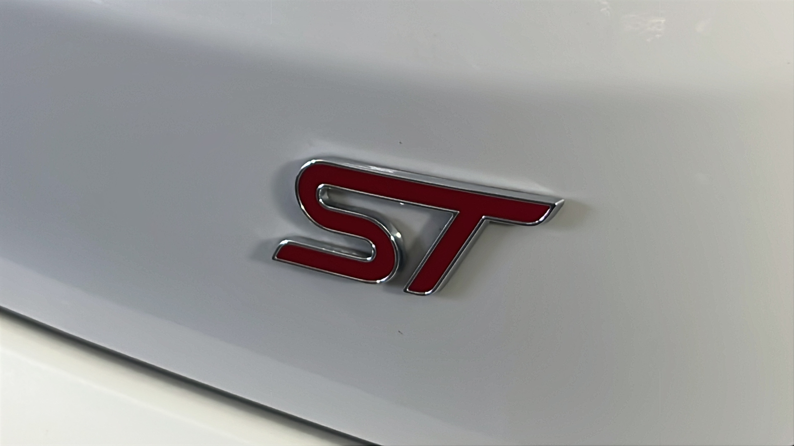 Used 2020 White Metallic Ford ST image 48