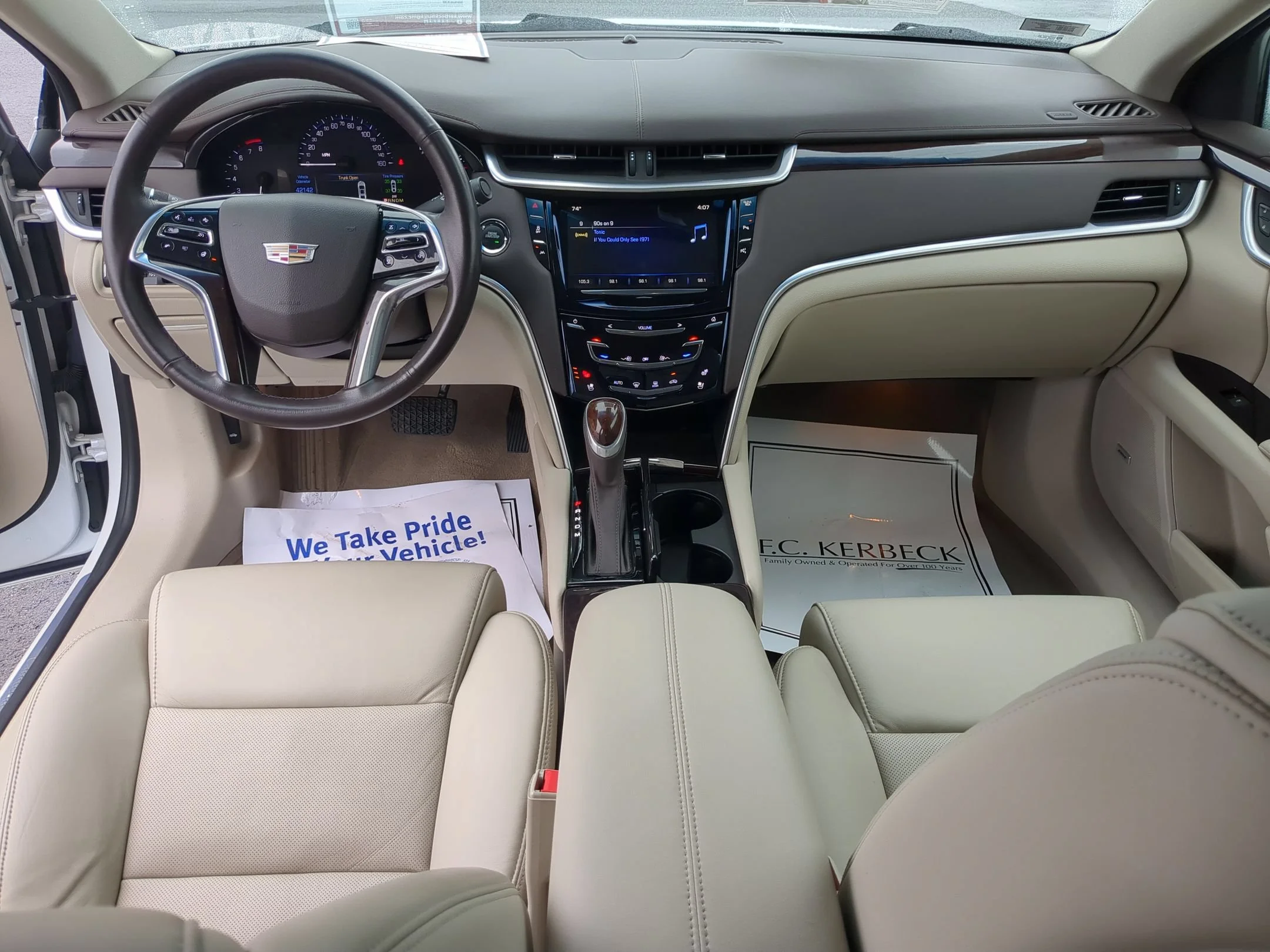 Used 2016 Crystal White Tricoat Cadillac Luxury Collection image 18