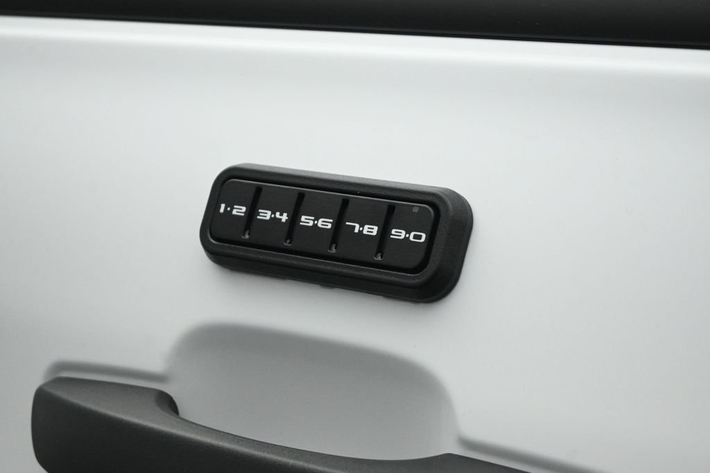 New 2026 Oxford White Ford XLT image 21