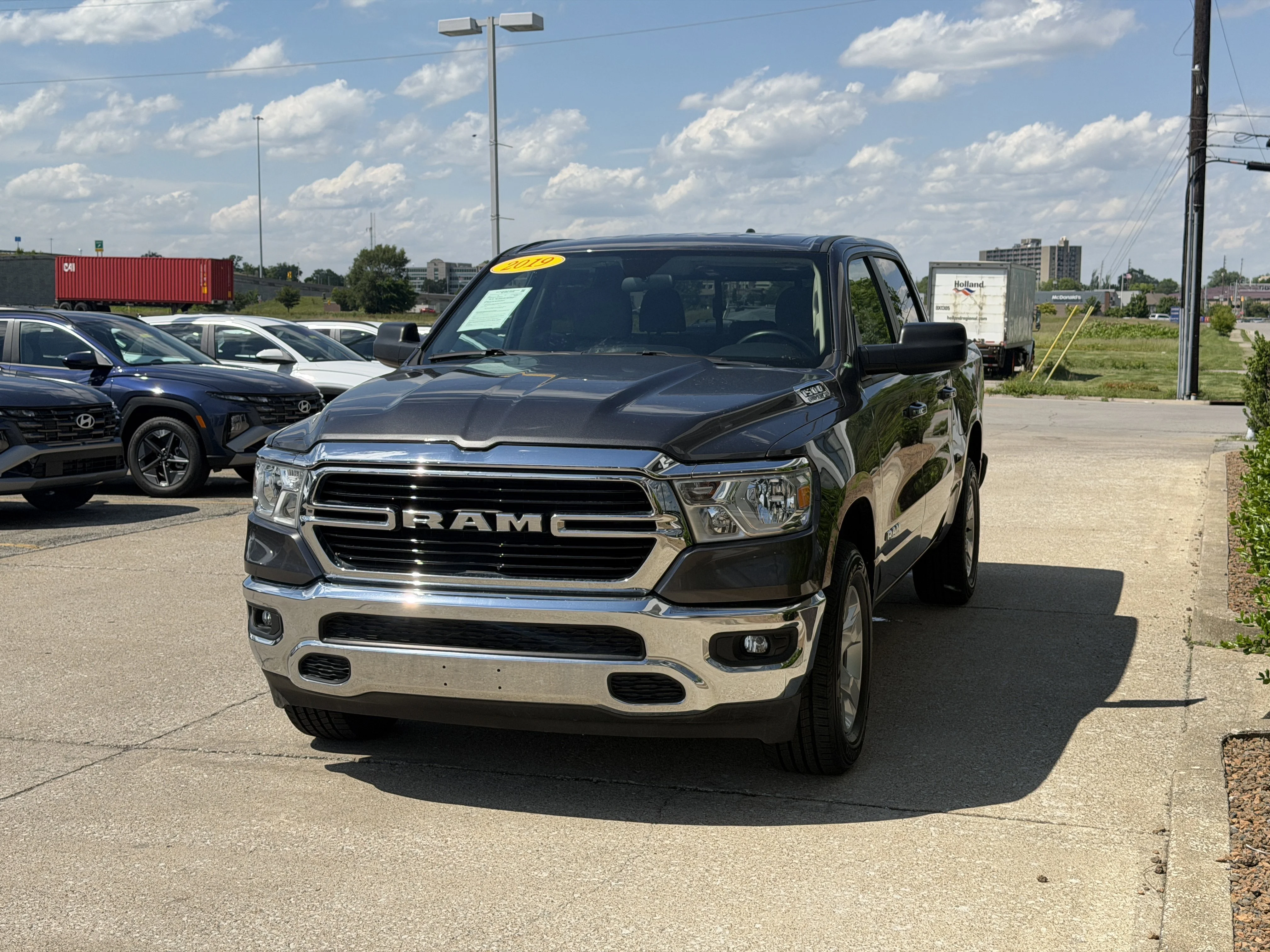 Used 2019 Granite Crystal Metallic Clearcoat Ram Big Horn/Lone Star image 17