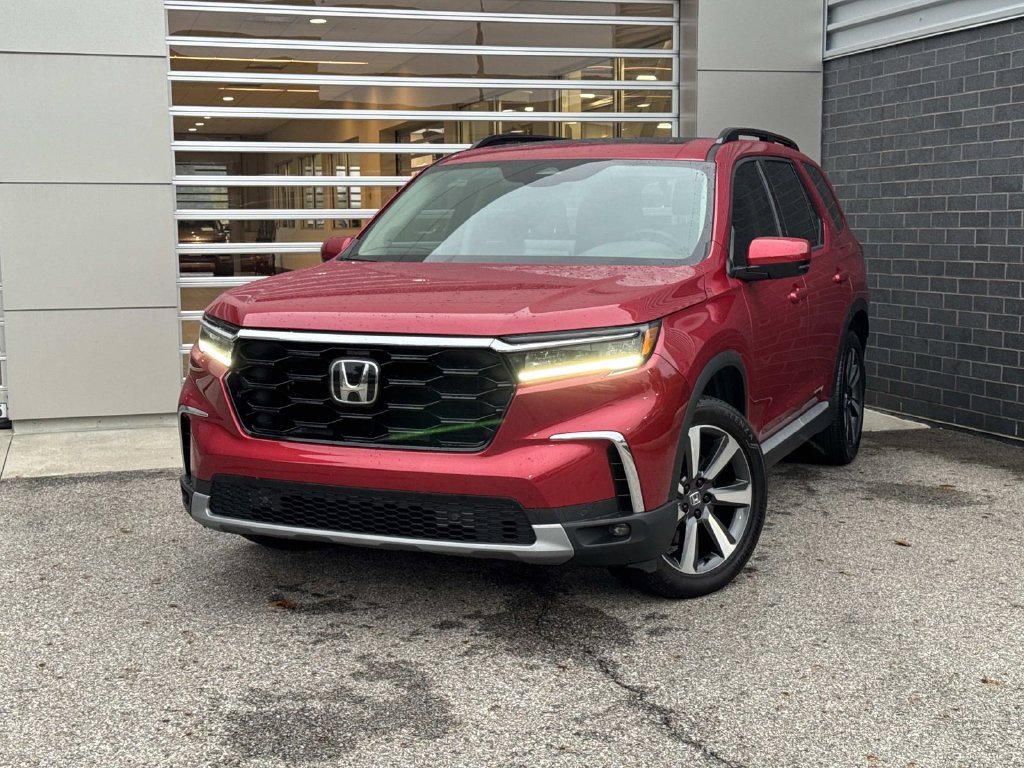 Used 2025 Red Honda Touring image 1