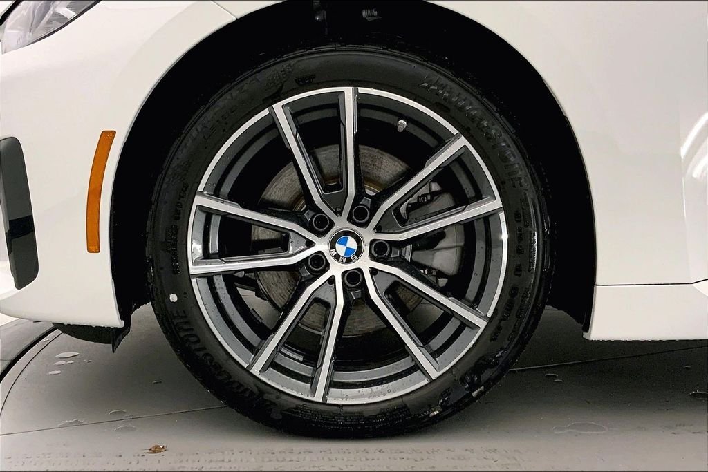 Used 2025 Alpine White BMW  image 9