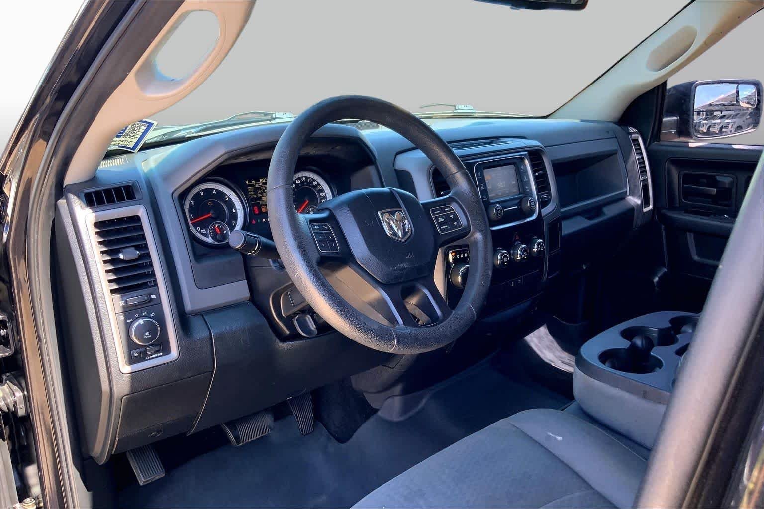 Used 2015 Brilliant Black Crystal Pearlcoat Ram Express image 15