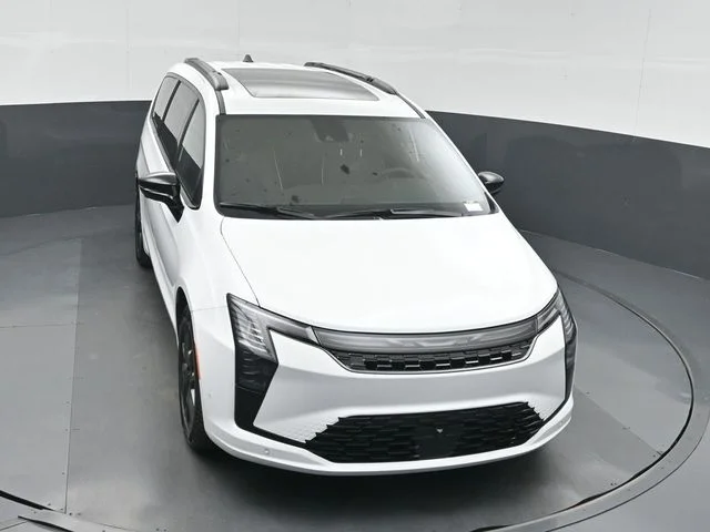 New 2027 Bright White Clear-Coat Exterior Paint Chrysler Limited image 37
