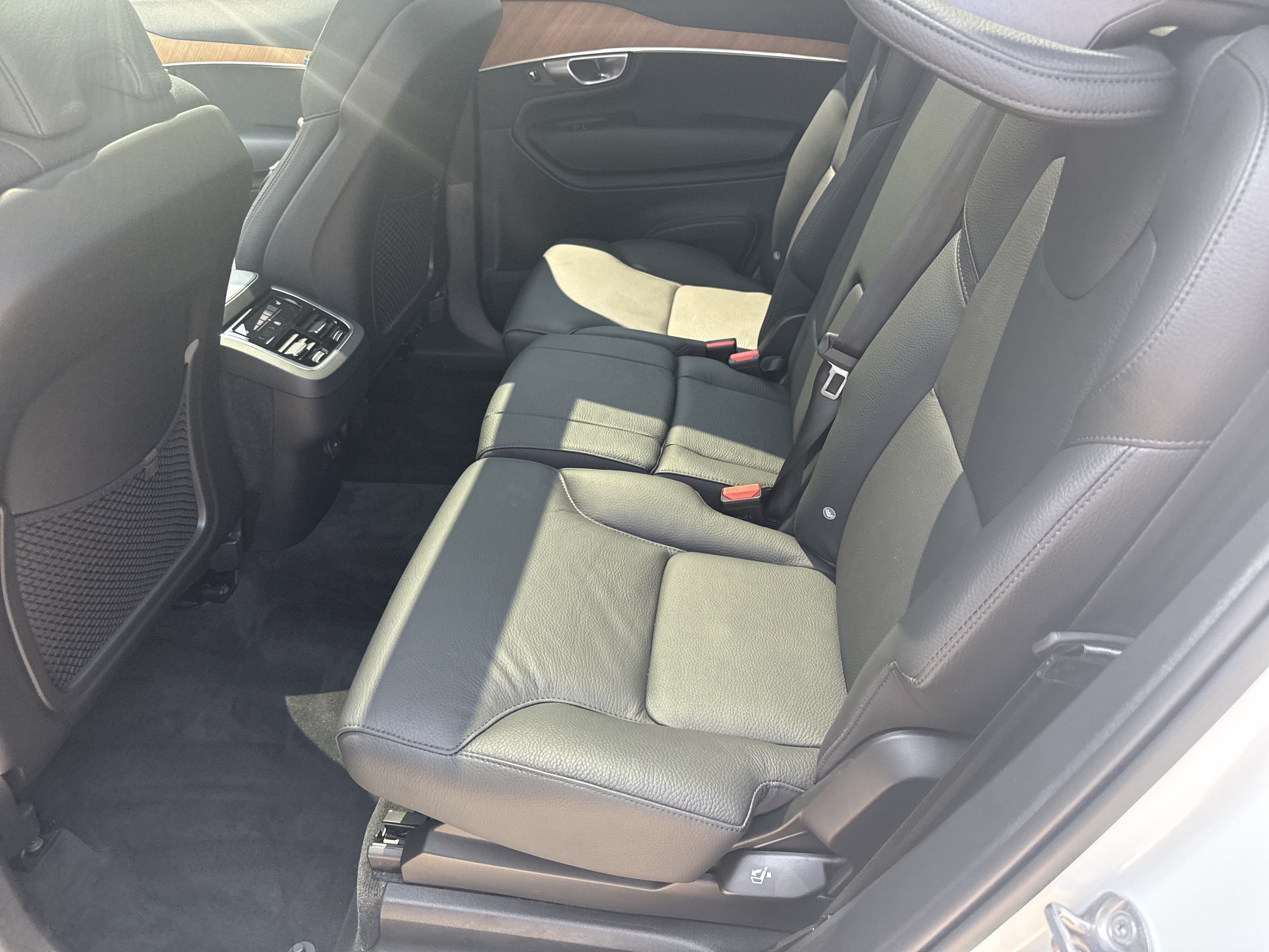 Used 2023 White Volvo Plus image 20