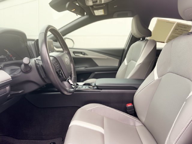 Certified Used 2025  Toyota SE image 16