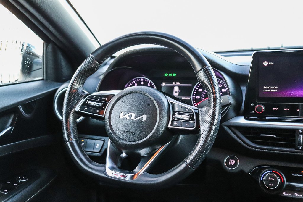 Used 2022 Snow White Pearl Kia GT-Line image 17
