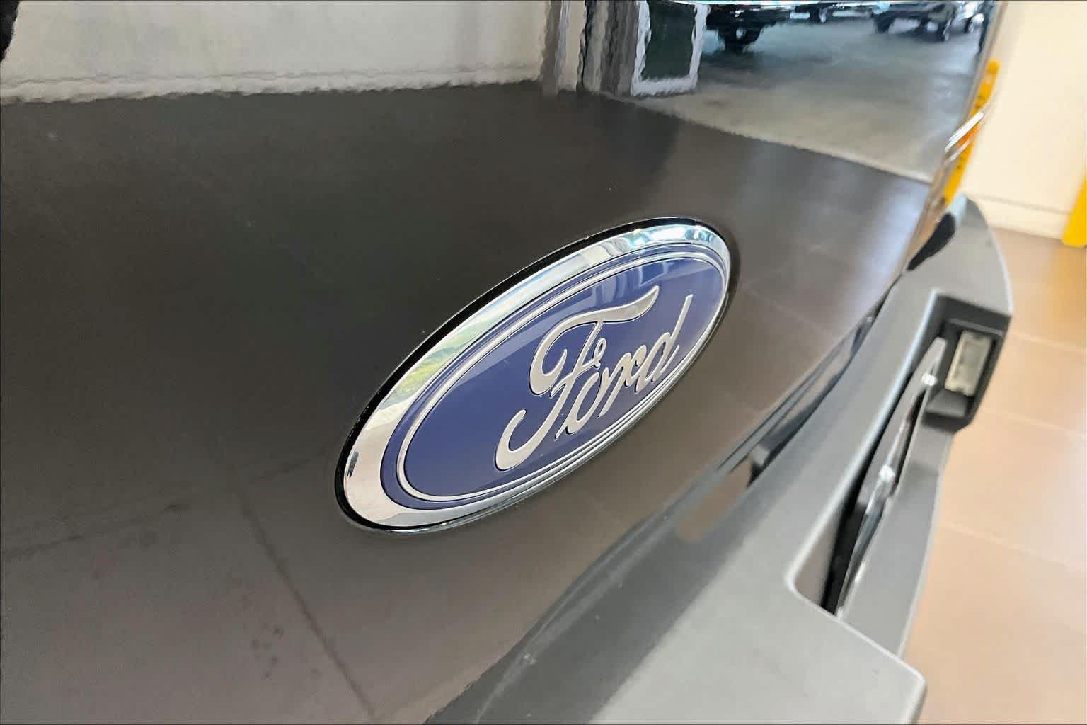 Used 2024 Shadow Black Ford Free Wheeling image 31