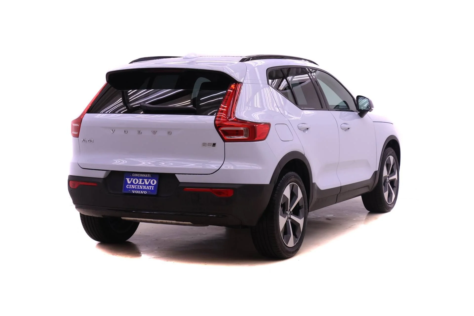 2026 Volvo XC40 Plus - Photo 4