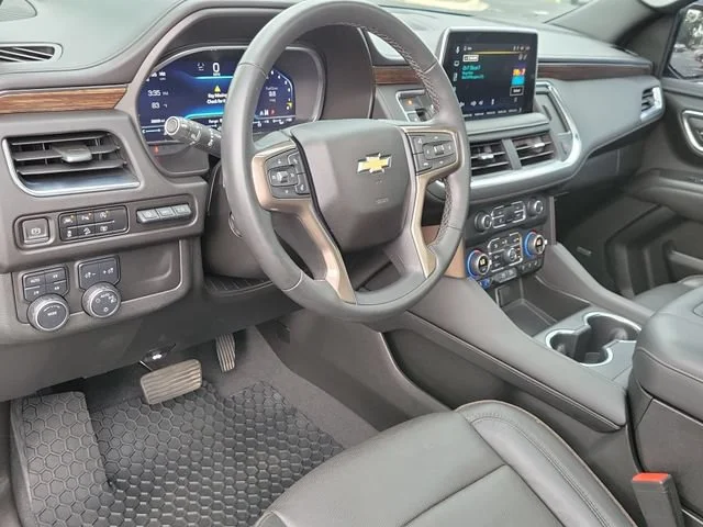 Used 2023 Black Chevrolet High Country image 6