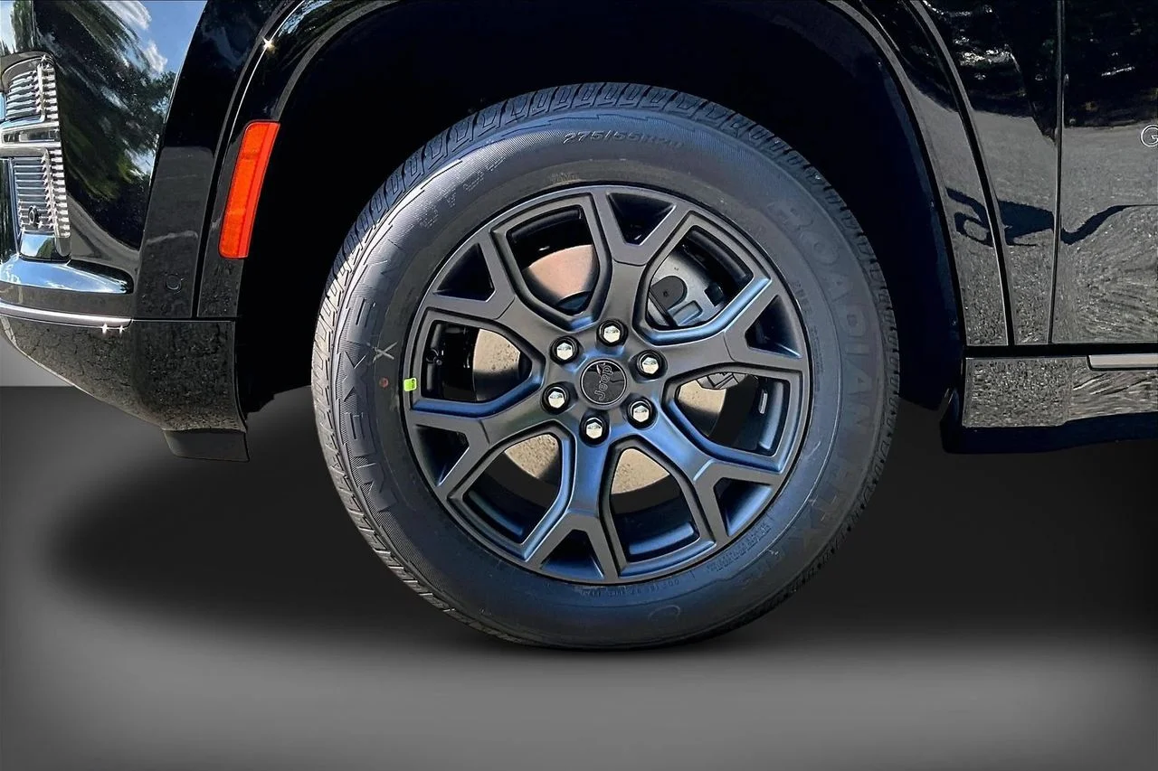 New 2026 High Gloss Black Jeep Limited Altitude image 33