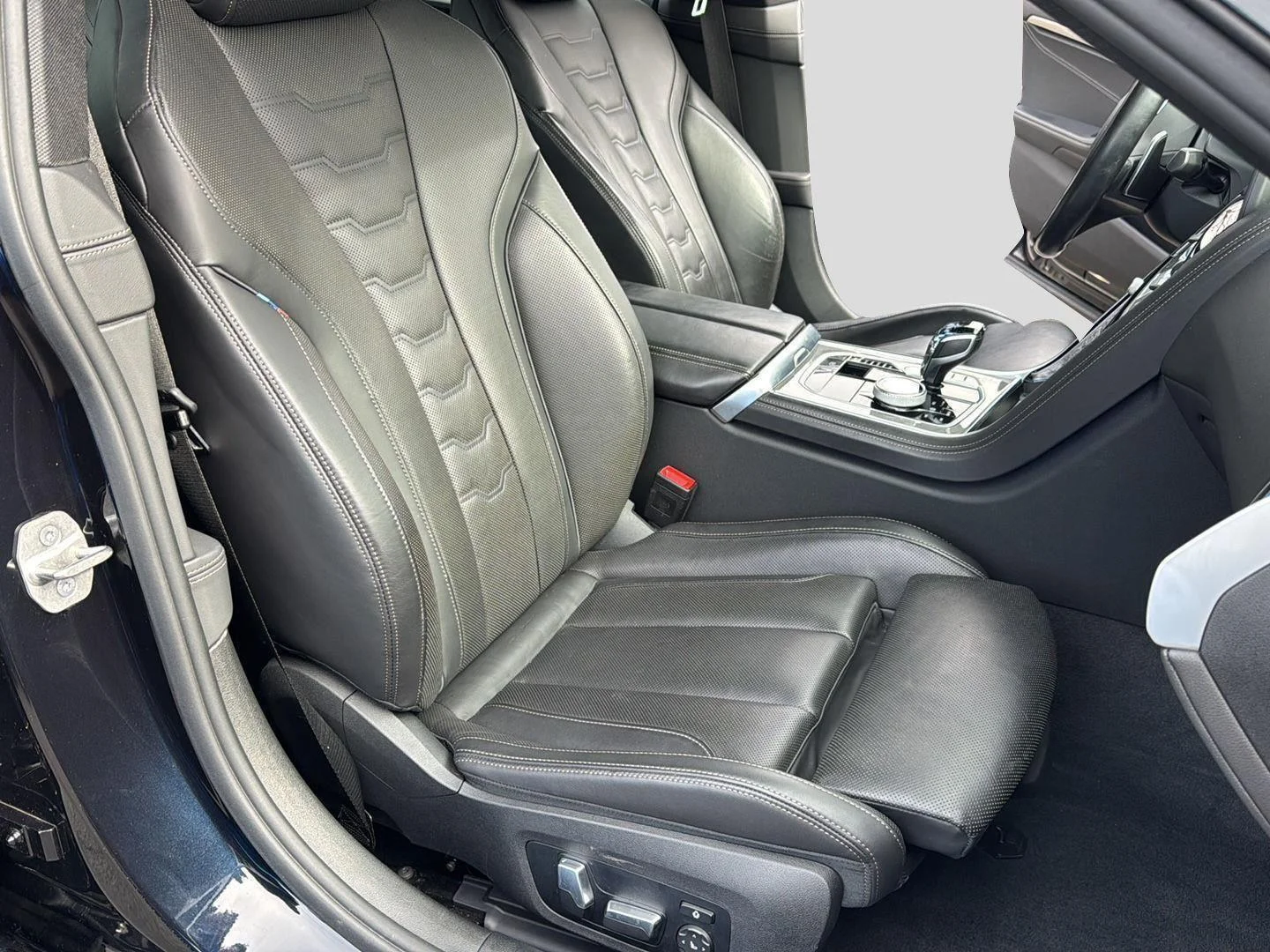 2023 BMW 8 Series 840i - Photo 32