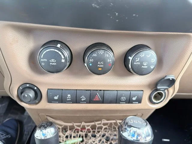 Used 2016 Silver Jeep Unlimited Sahara image 19