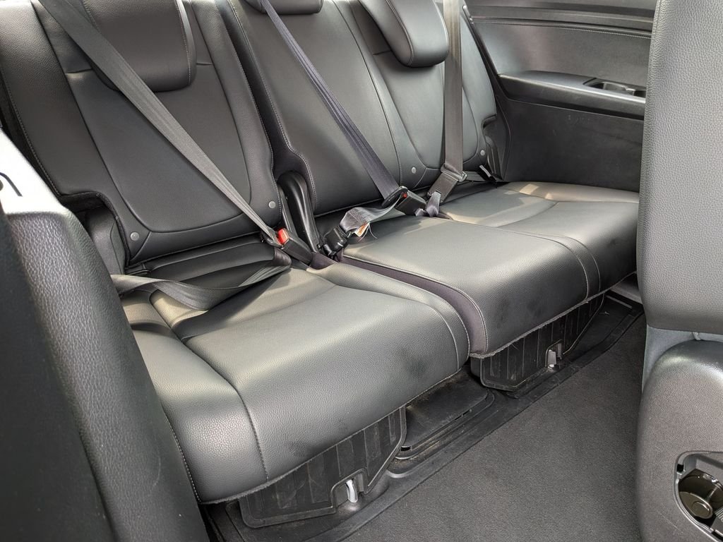 Used 2025 Silver Honda EX-L image 33