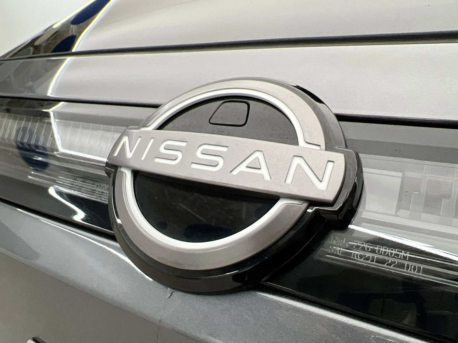 Used 2025 Gray Nissan SL image 42