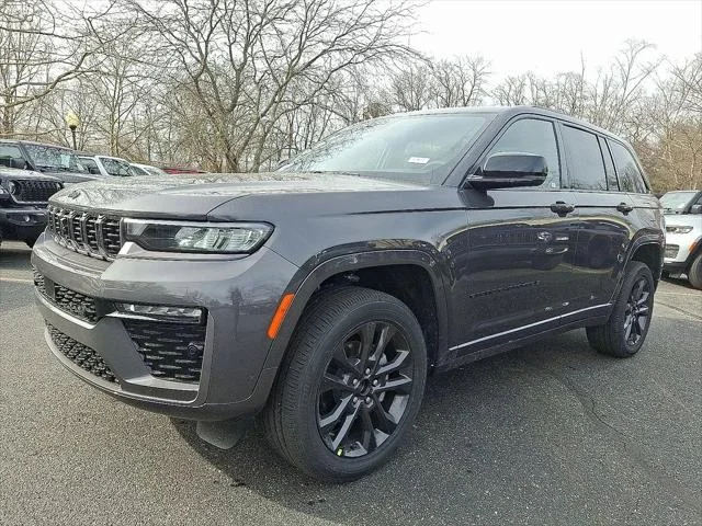 New 2026 Baltic Gray Metallic Clear-Coat Exterior Paint Jeep Limited image 2
