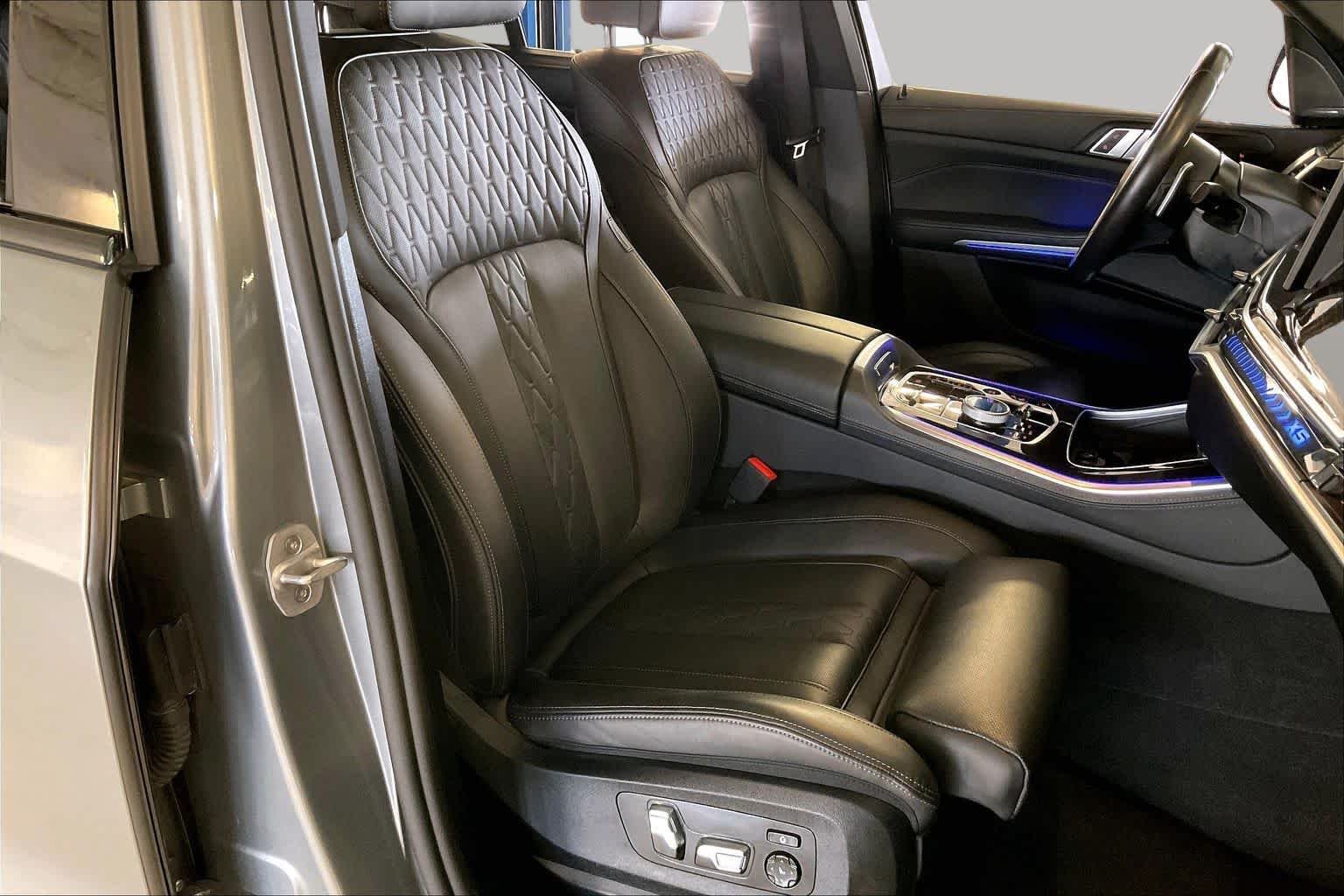 Used 2025 Skyscraper Grey Metallic BMW xDrive50e image 8