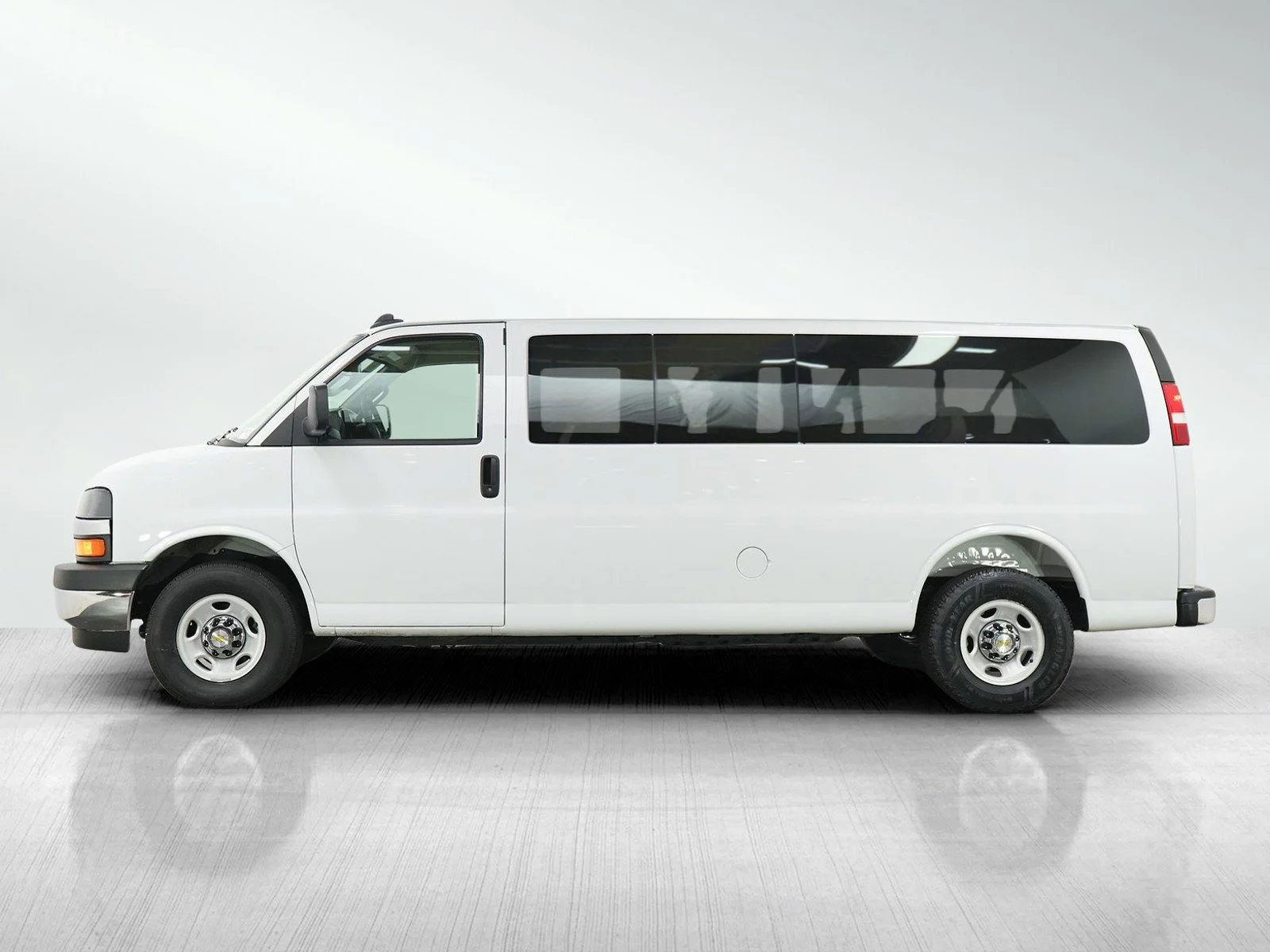 Used 2025 Chevrolet Express Passenger LT with VIN 1GAZGPF73S1163537 for sale in Burnsville, Minnesota