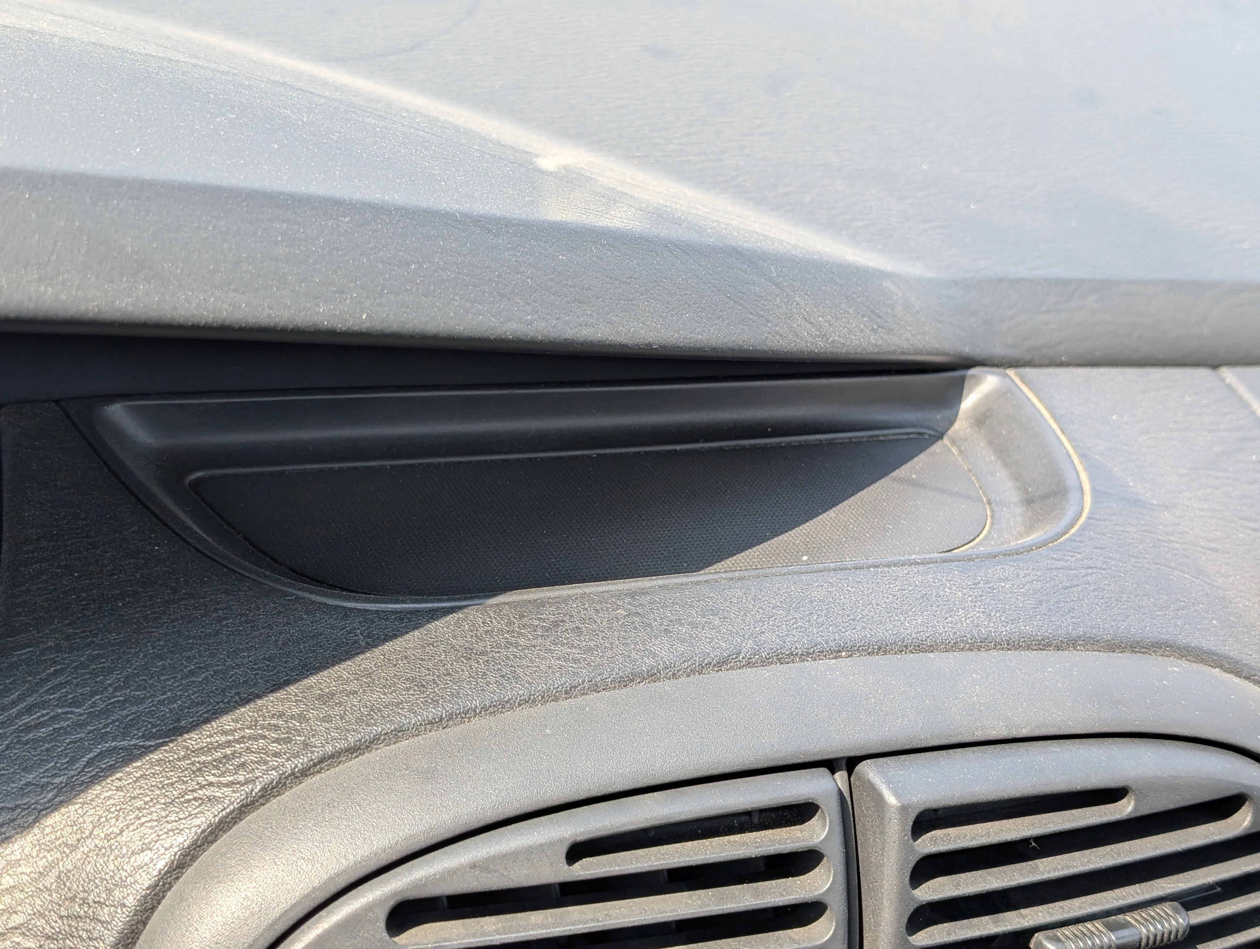 Used 2005 Mineral Gray Metallic Dodge Base image 24