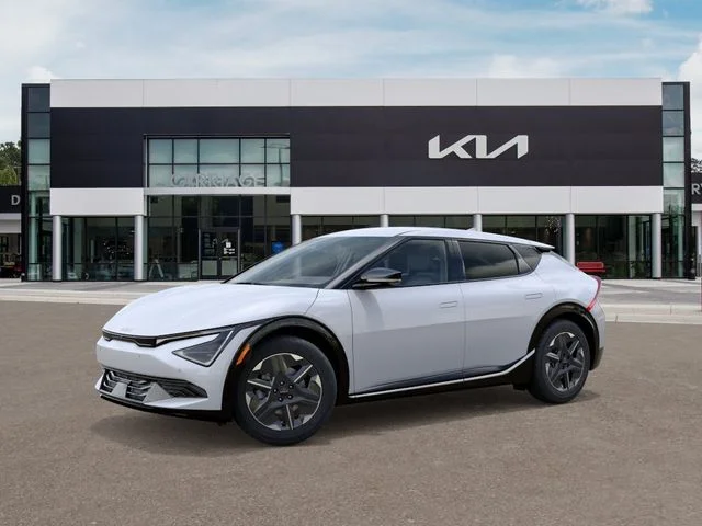 New 2026 White Kia Light image 3