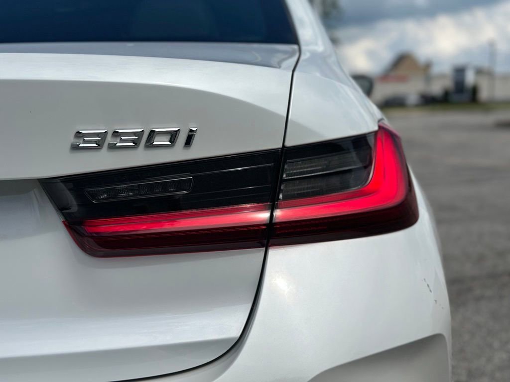 New 2026 Mineral White Metallic BMW 330i xDrive image 12