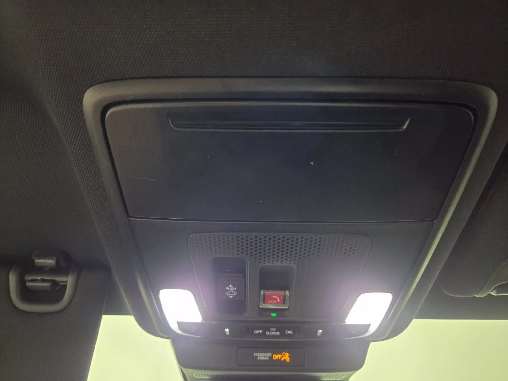 Used 2025 Solar Silver Metallic Honda Sport-L image 13