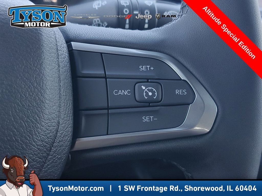 New 2026 Bright White Clearcoat Jeep Latitude image 23