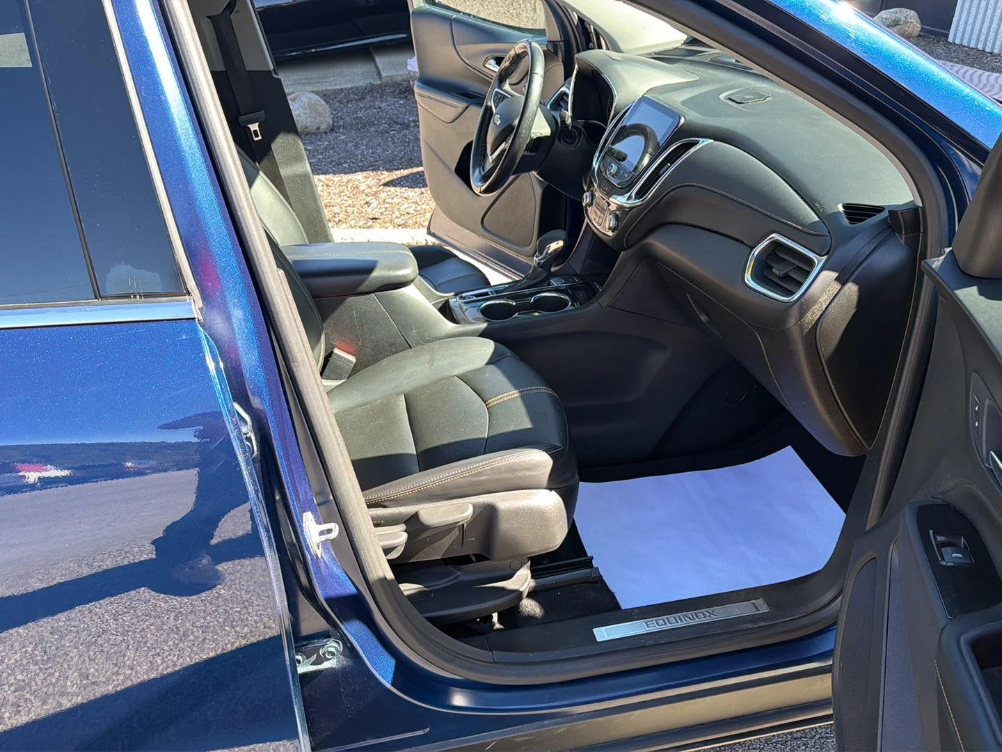 Used 2022 Blue Glow Metallic Chevrolet Premier image 20