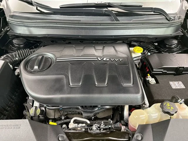 Certified Used 2021 Diamond Black Jeep Trailhawk image 29