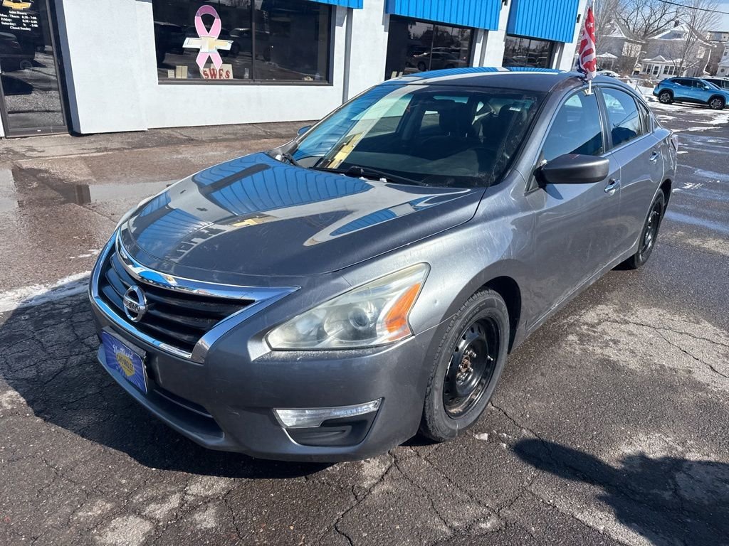 Used 2015 Nissan Altima S with VIN 1N4AL3AP1FC237408 for sale in Superior, WI