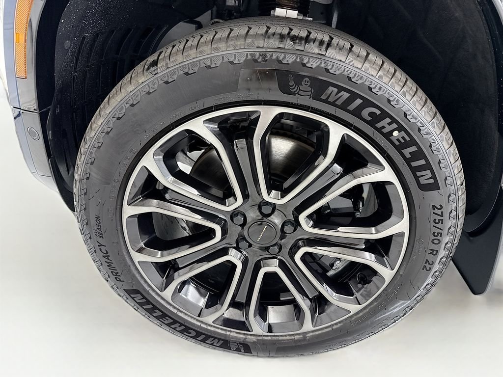 New 2026 Sargasso Blue LAND ROVER OCTA image 29