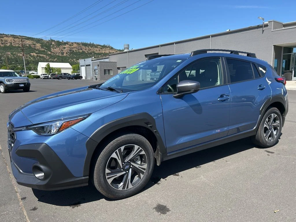 Used 2024 Horizon Blue Pearl Subaru Premium image 11