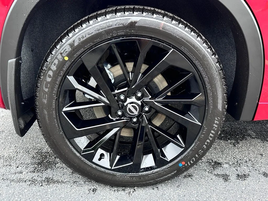 New 2026 Royal Red Nissan Platinum image 10