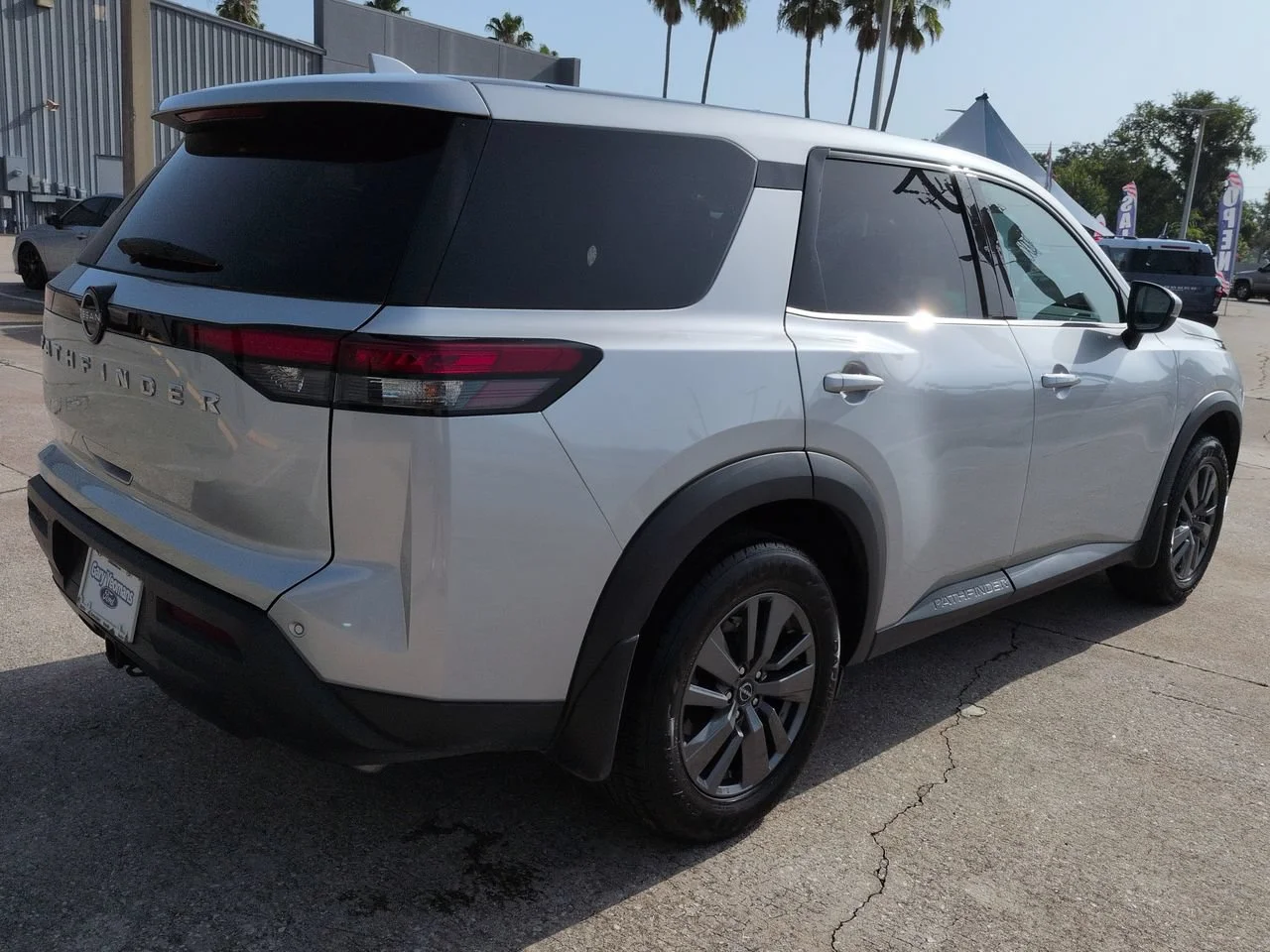 Used 2022 Brilliant Silver Metallic Nissan S image 4
