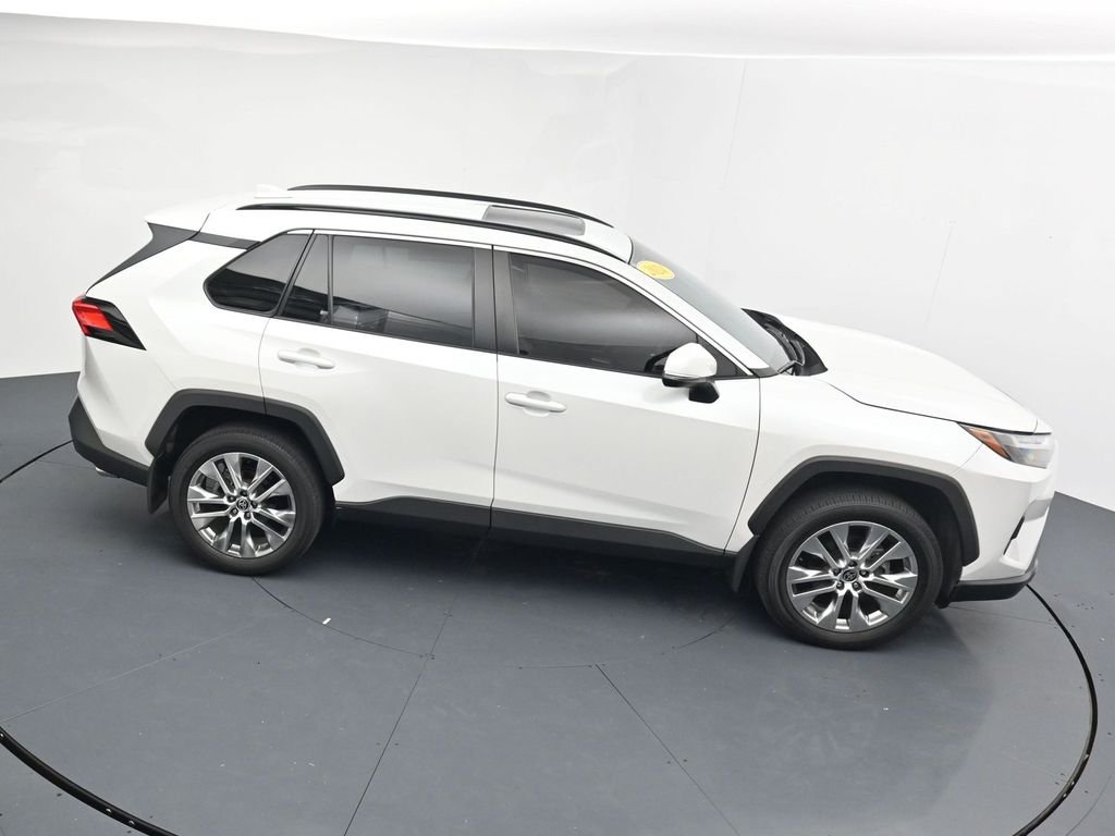 Used 2024 Beige Toyota XLE Premium image 31